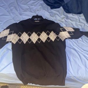 Selling a diamond shaped crewneck